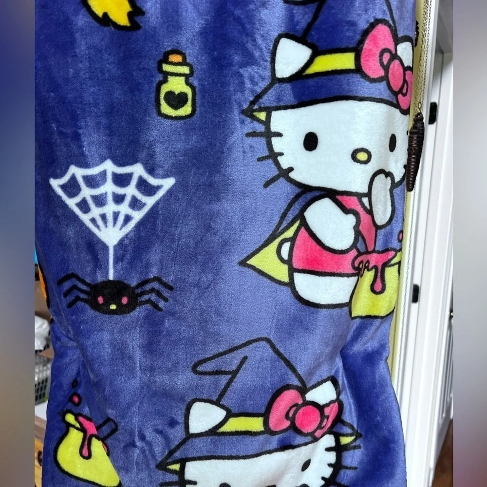 New Hello Kitty Halloween Witch Spiders Purple 60